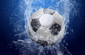 Картинка: Футбольный мяч и брызги